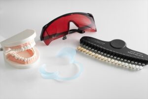 ホワイトニング　矯正中
マウスピース