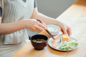 矯正中　食事　注意